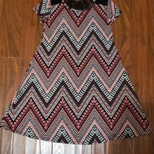 Dress w lace back detail